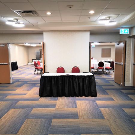 Holiday Inn Express And Suites Surrey By Ihg Luaran gambar
