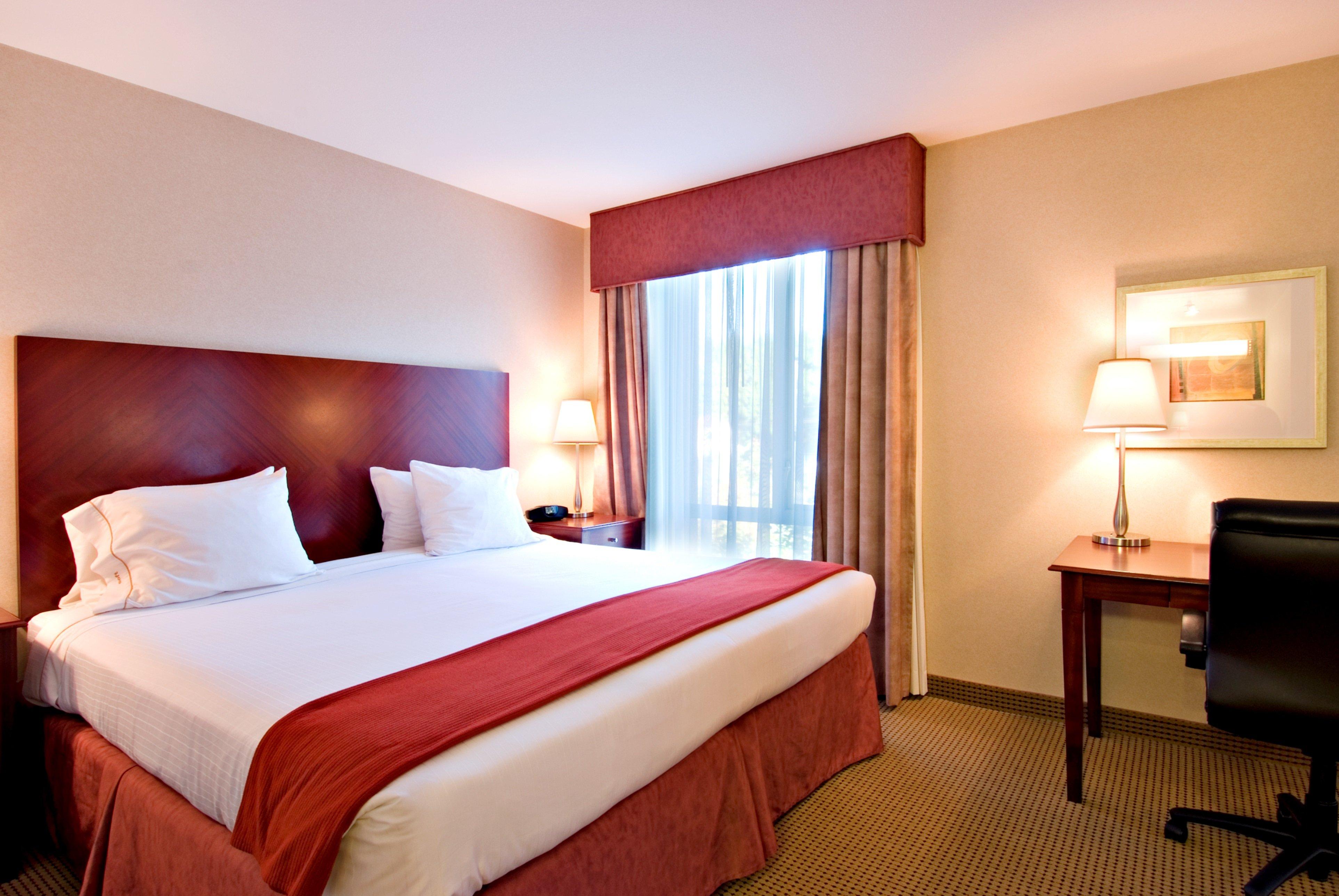 Holiday Inn Express And Suites Surrey By Ihg Luaran gambar