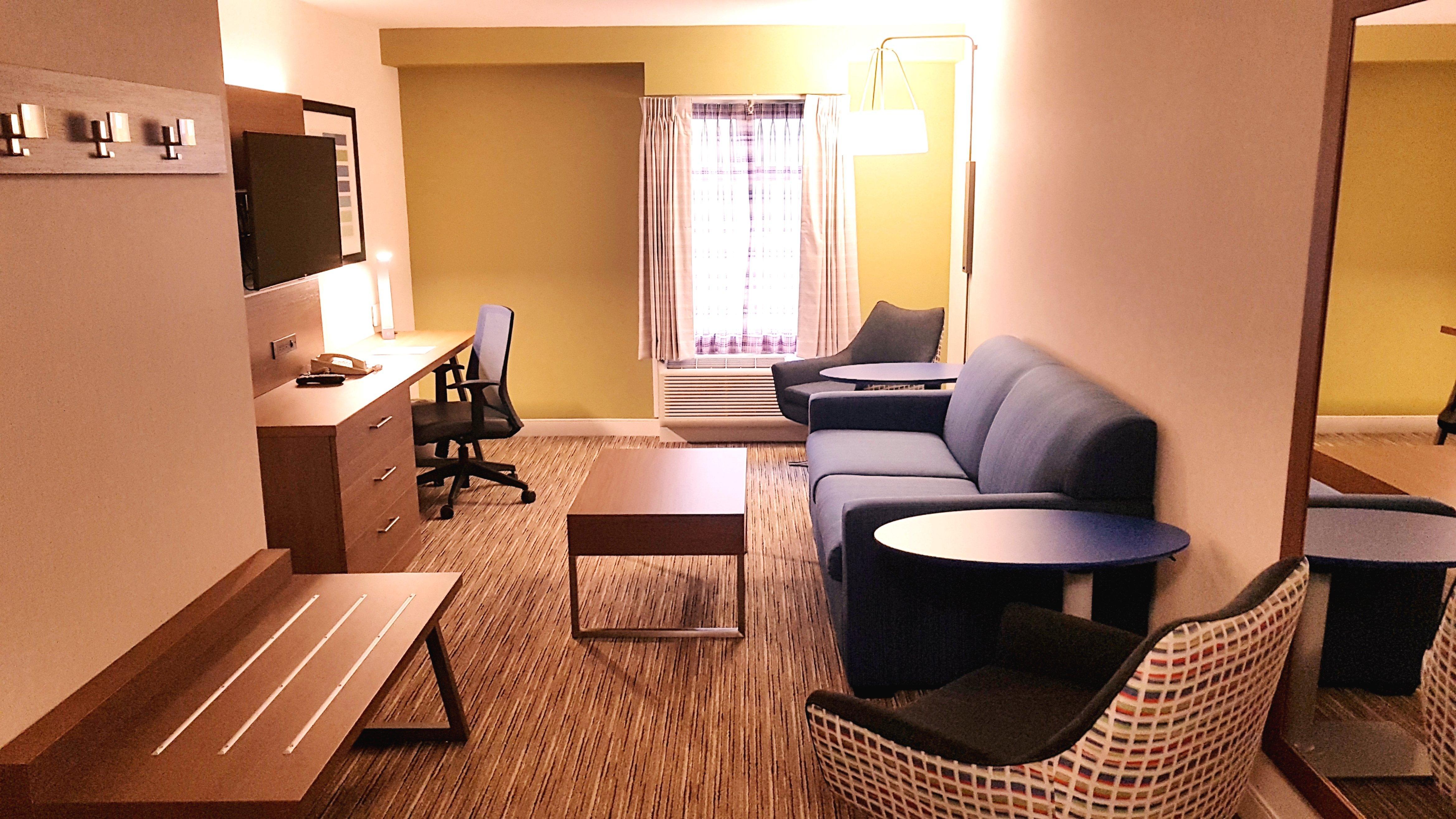 Holiday Inn Express And Suites Surrey By Ihg Luaran gambar