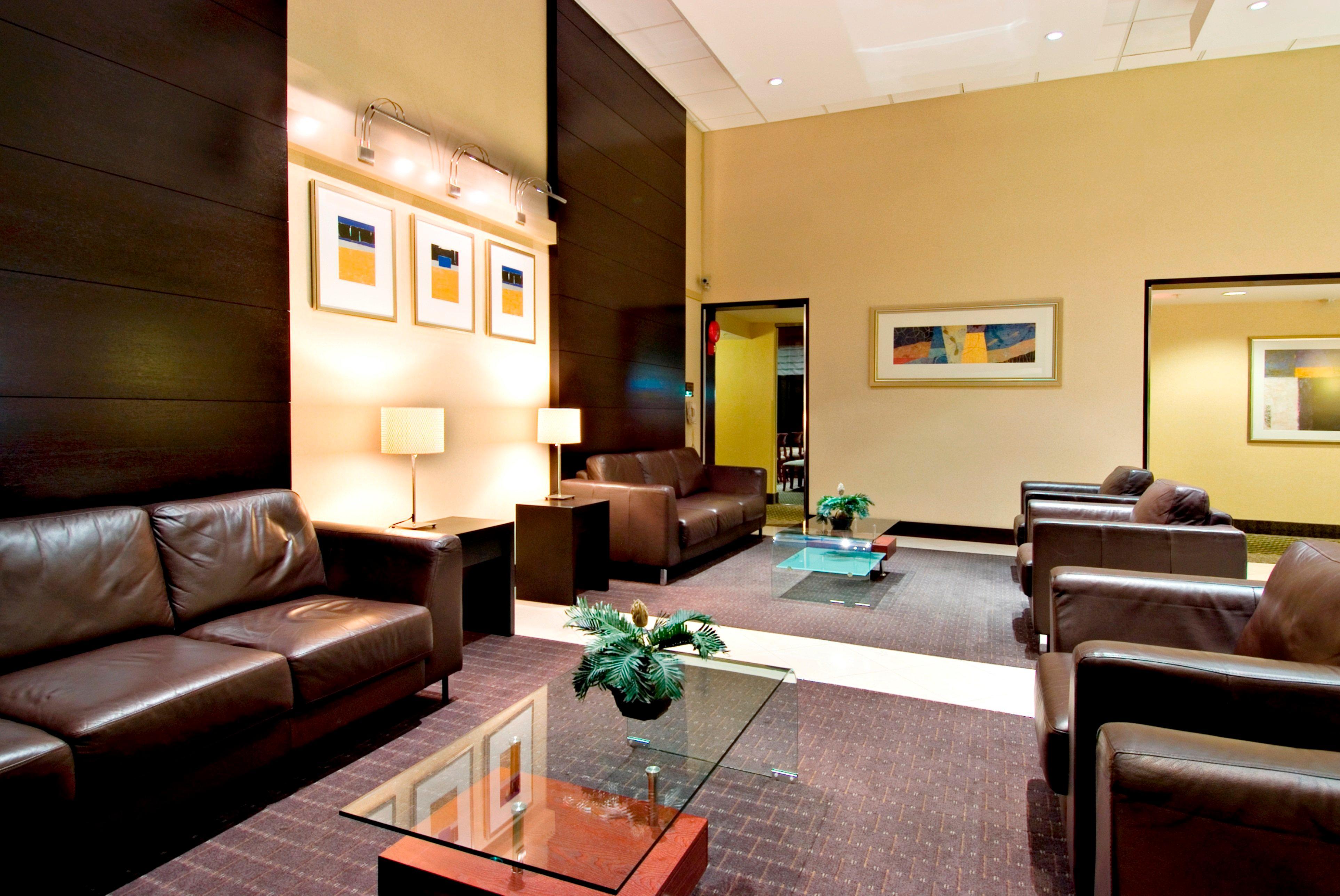 Holiday Inn Express And Suites Surrey By Ihg Luaran gambar
