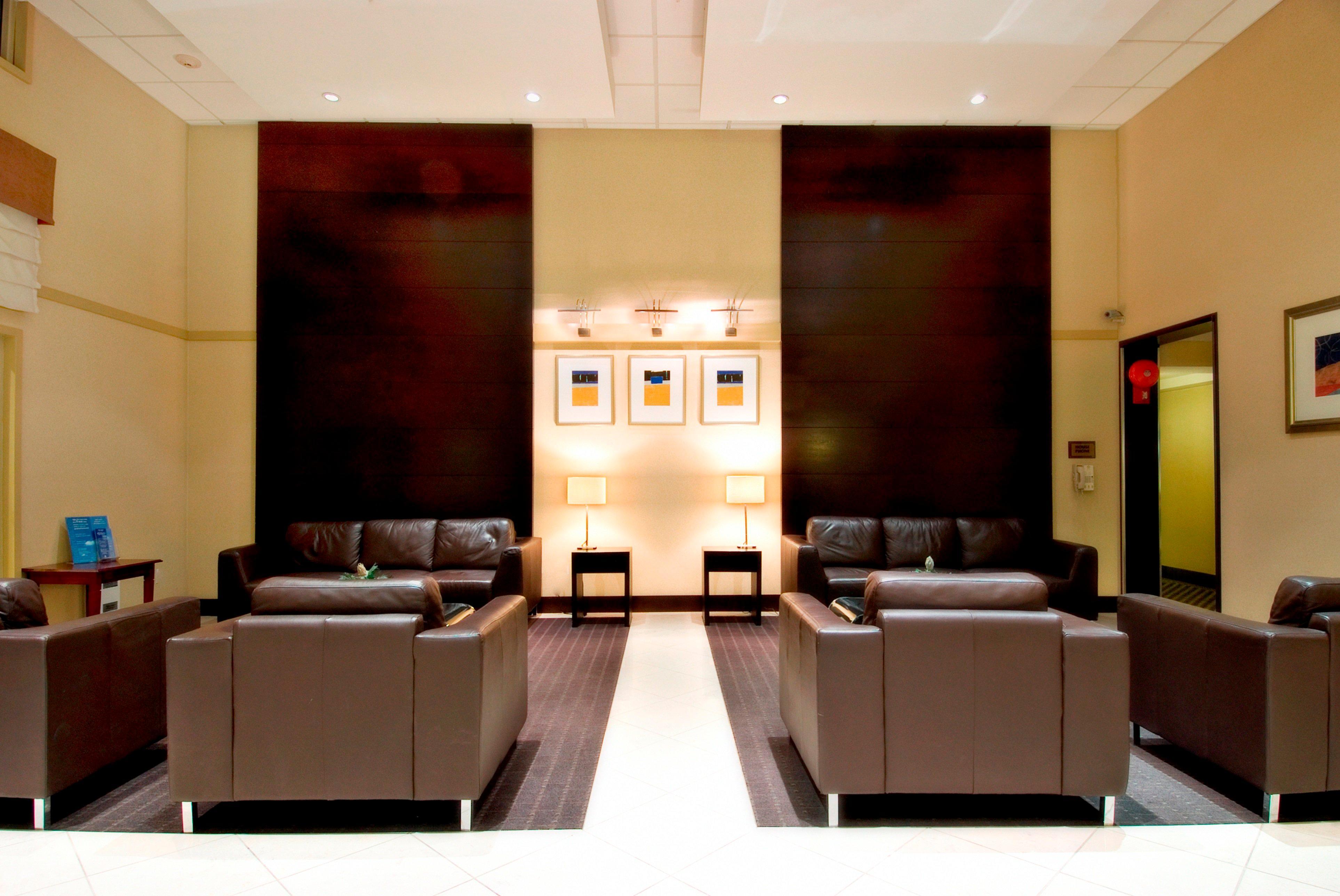 Holiday Inn Express And Suites Surrey By Ihg Luaran gambar