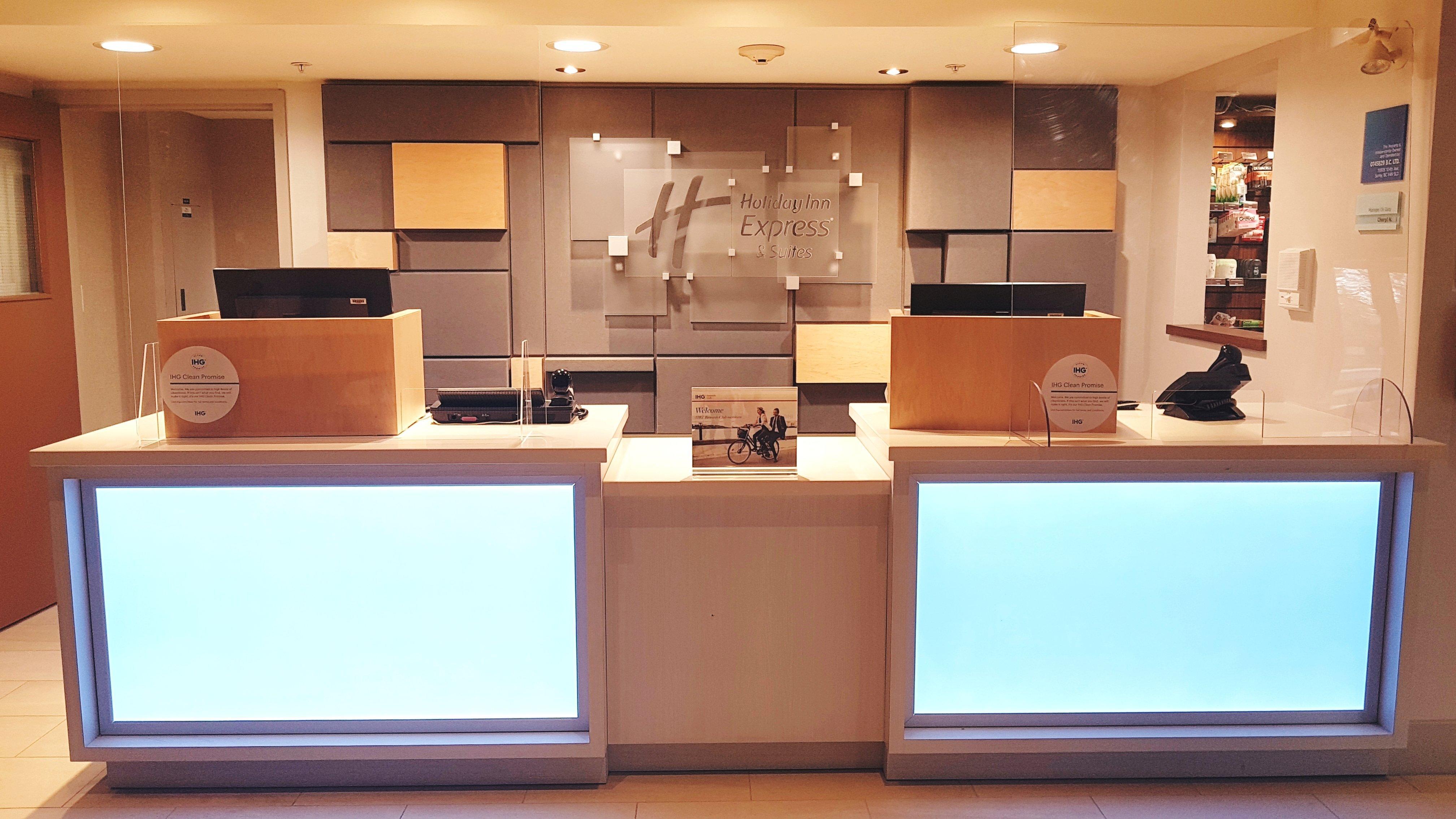 Holiday Inn Express And Suites Surrey By Ihg Luaran gambar