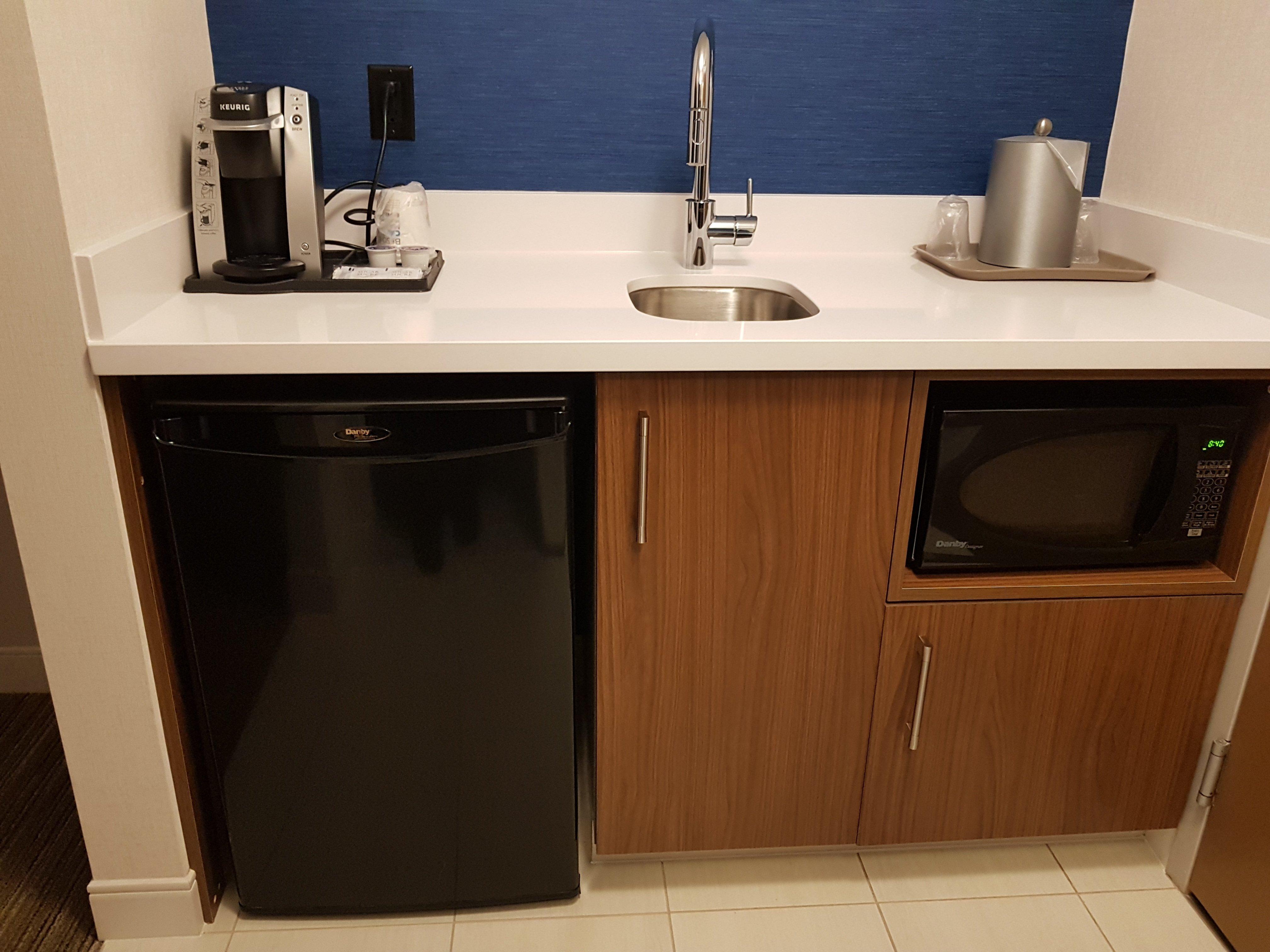 Holiday Inn Express And Suites Surrey By Ihg Luaran gambar