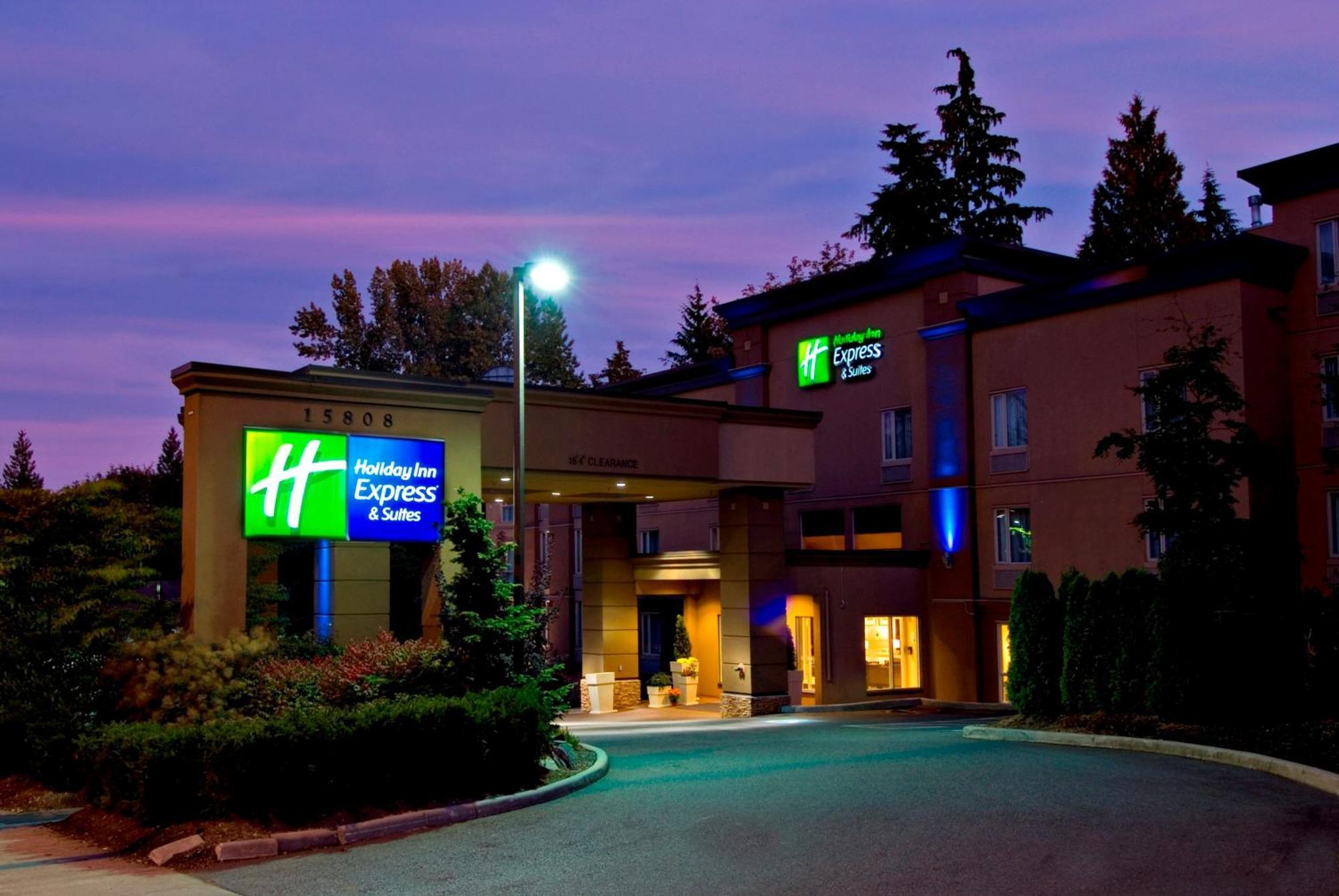 Holiday Inn Express And Suites Surrey By Ihg Luaran gambar
