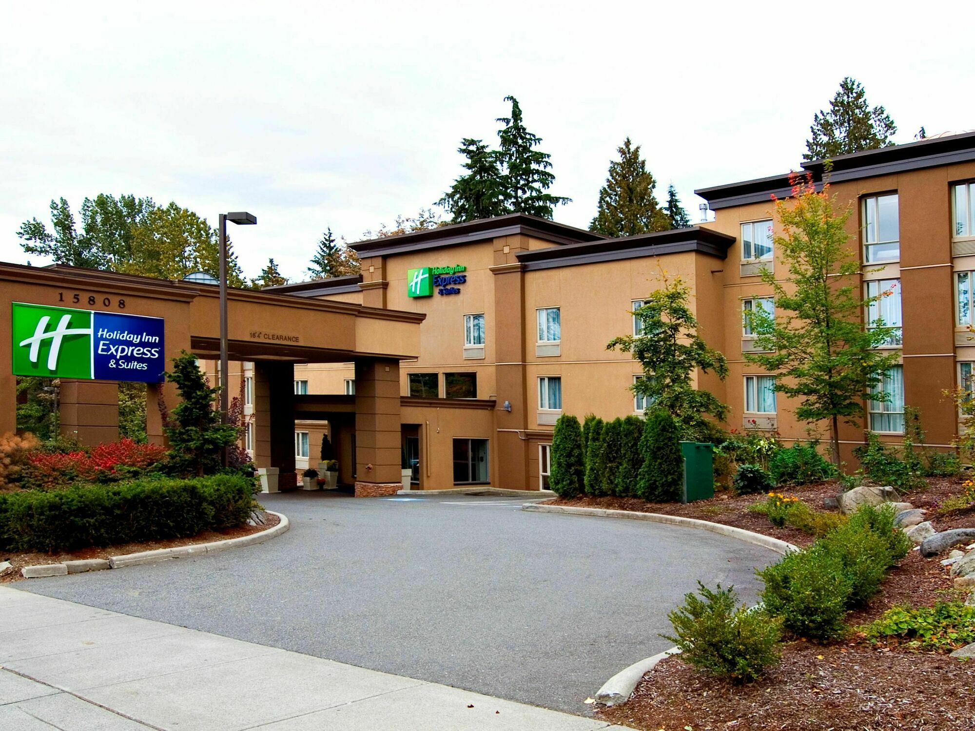 Holiday Inn Express And Suites Surrey By Ihg Luaran gambar
