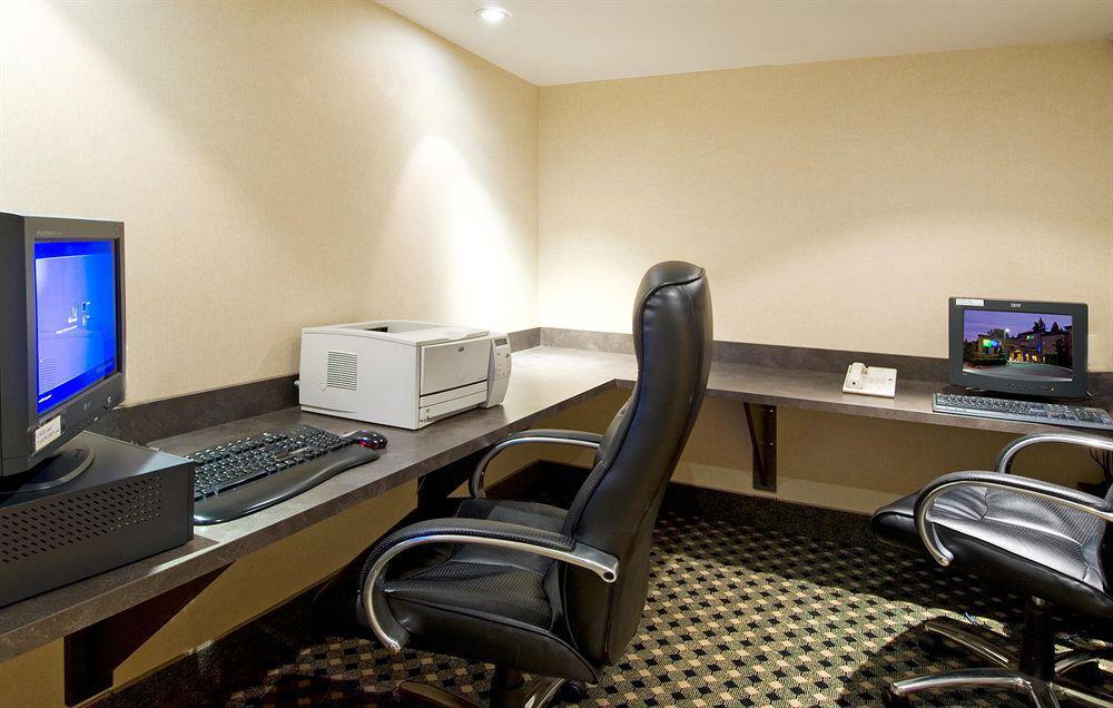 Holiday Inn Express And Suites Surrey By Ihg Kemudahan gambar